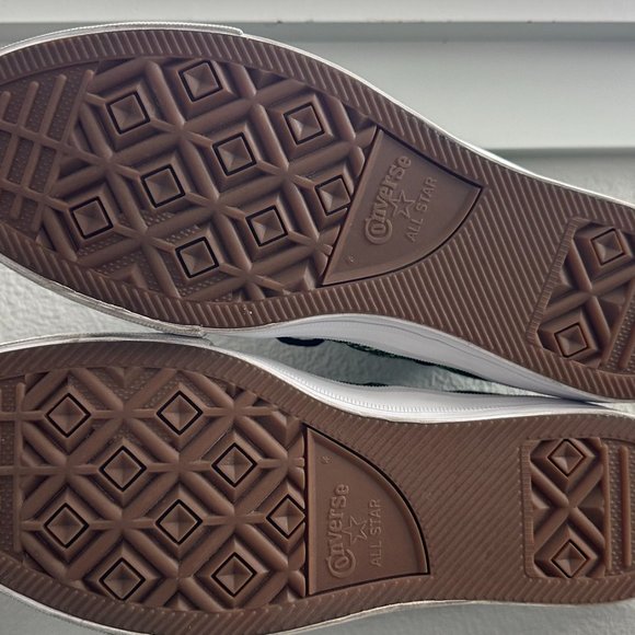 Chuck Taylor All Star 2 Hi 'Black Volt' Size 10M / 12W - Picture 2 of 6